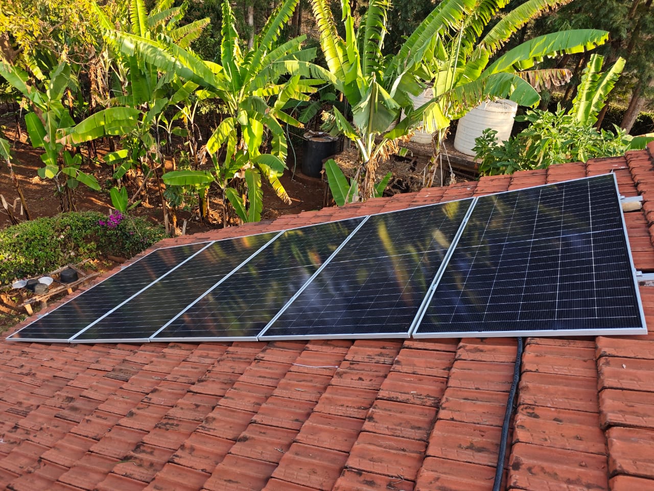 2.9kWp-6kWAc Hybrid system image 51